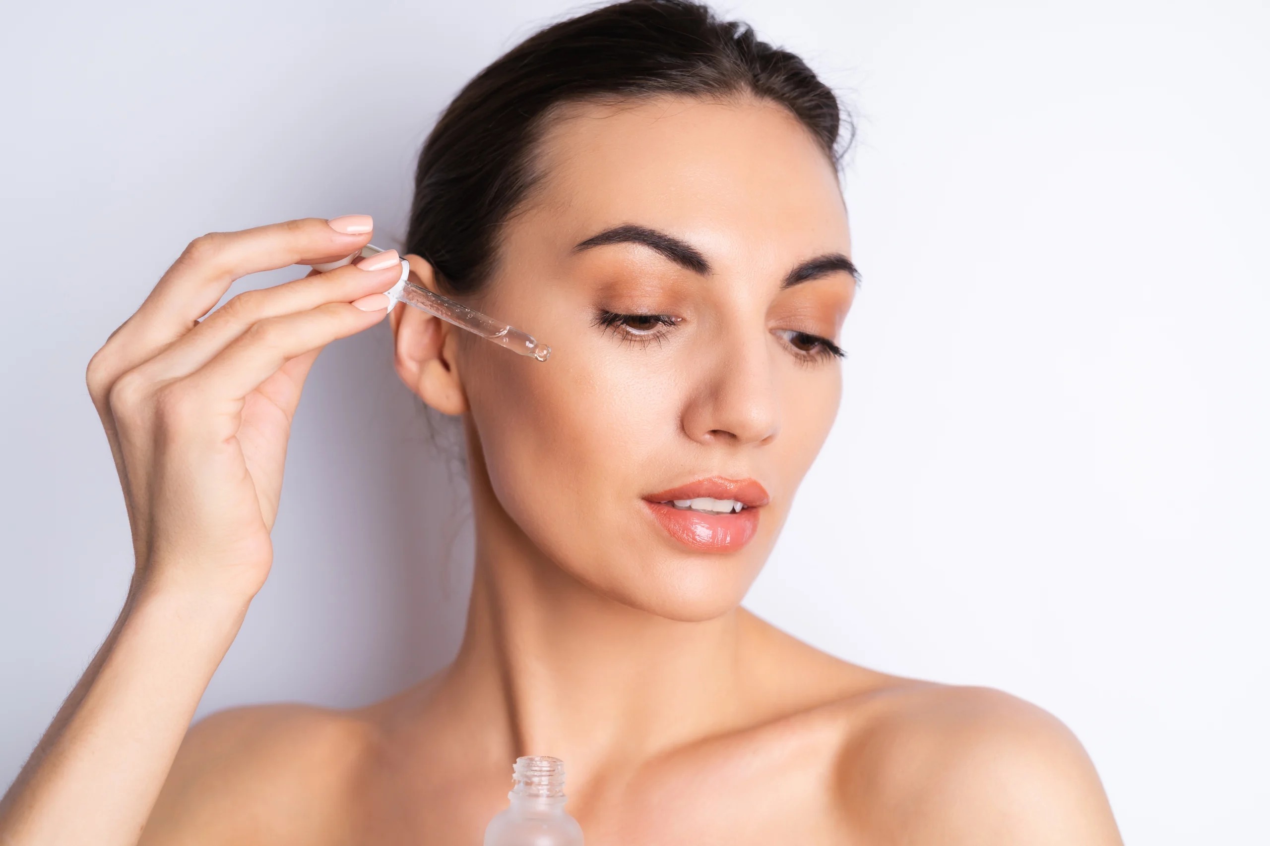 Duy trì độ ẩm da làm da căng mọng mờ nếp nhăn