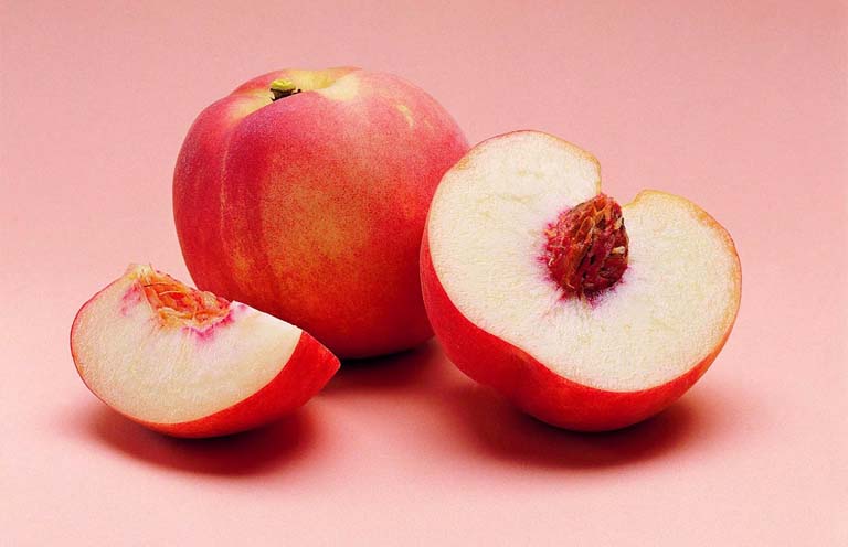 Ăn vừa phải đào vào buổi trưa hoặc chiều